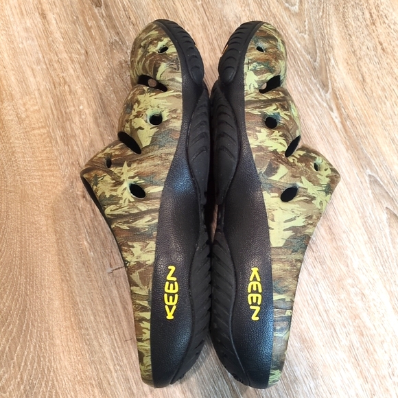 NEW ??Keen Green and Black Reptile  Camo Yogui Arts Slip-Ons Men\'s size 12?? main image 9